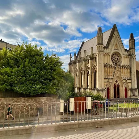 Grand & Graceful One Bed Flat In Clifton Village * Bristol