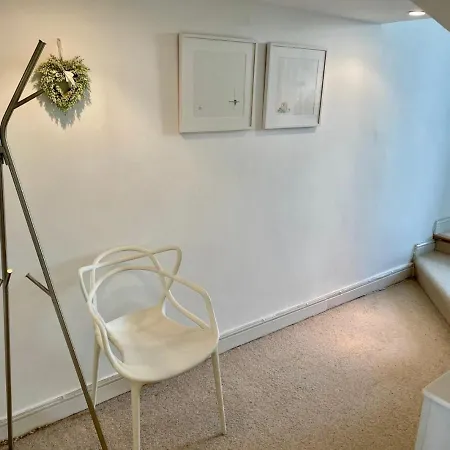Grand & Graceful One Bed Flat In Clifton Village Apartment *