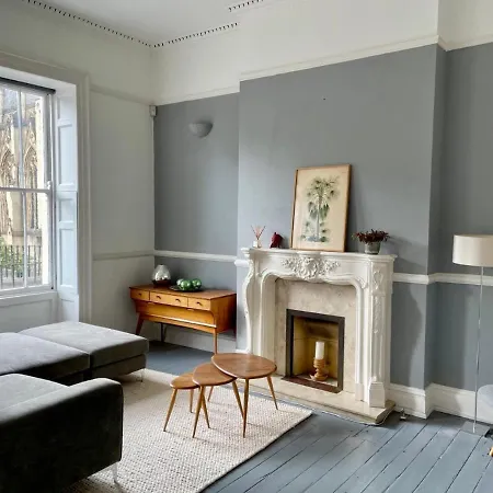 Grand & Graceful One Bed Flat In Clifton Village * Bristol