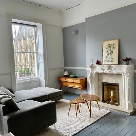 Grand & Graceful One Bed Flat In Clifton Village Apartment Bristol