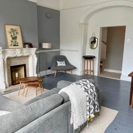 Grand & Graceful One Bed Flat In Clifton Village דירה בריסטול
