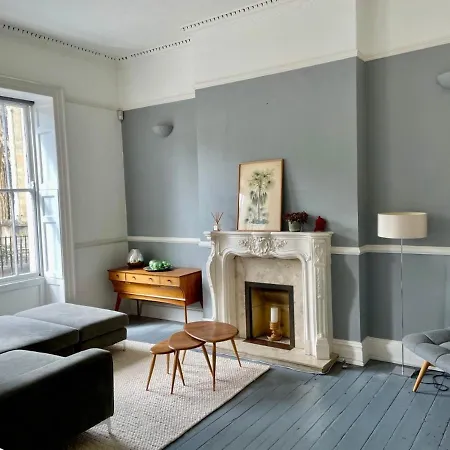 Grand & Graceful One Bed Flat In Clifton Village * Bristol
