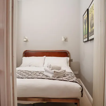 Apartment Grand & Graceful One Bed Flat In Clifton Village