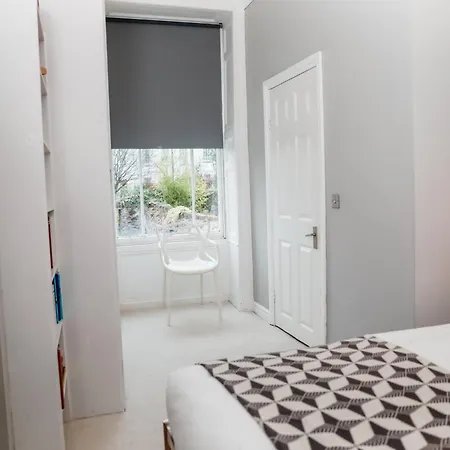 Grand & Graceful One Bed Flat In Clifton Village Bristol