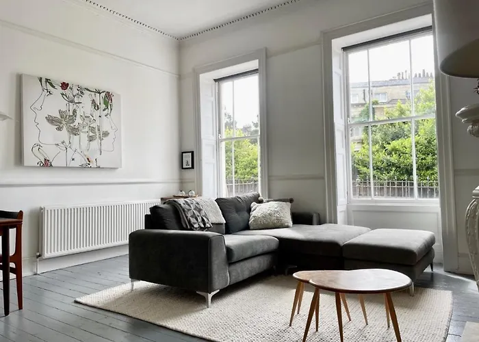 Grand & Graceful One Bed Flat In Clifton Village Appartement Bristol