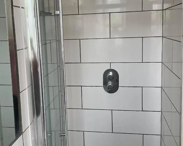 Grand & Graceful One Bed Flat In Clifton Village