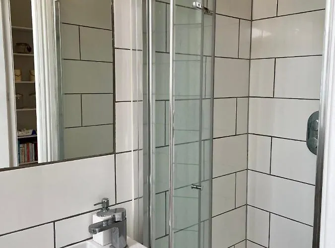 Grand & Graceful One Bed Flat In Clifton Village Appartement