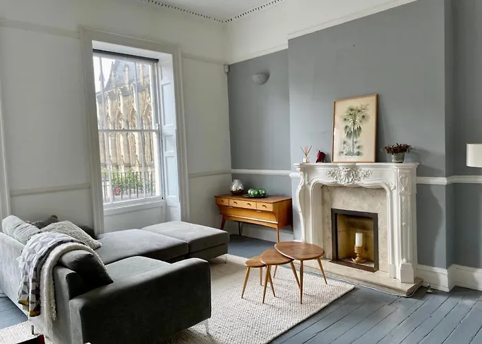 Grand & Graceful One Bed Flat In Clifton Village Appartement Bristol