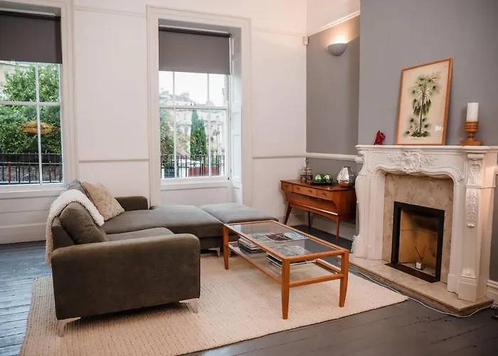 Grand & Graceful One Bed Flat In Clifton Village * Bristol