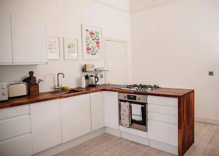 Grand & Graceful One Bed Flat In Clifton Village Appartement