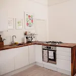 Grand & Graceful One Bed Flat In Clifton Village Lägenhet